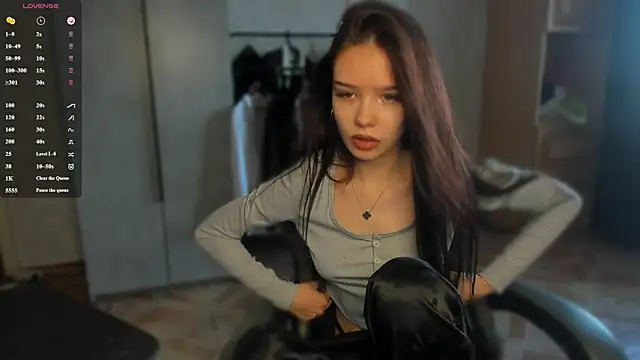 Snapshot of SweetyDeviliya chatting on 06.18.26 SweetyDeviliya online show from 06.18.26