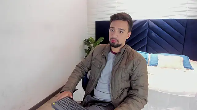 Edward max online show from 02.14.25