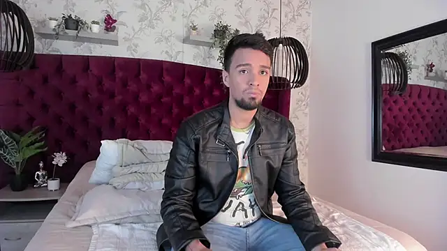 Edward max online show from 03.18.25