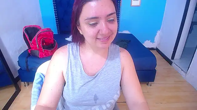 Snapshot of kinky_redhead18 chatting on 10.25.25 kinky redhead18 online show from 10.25.25