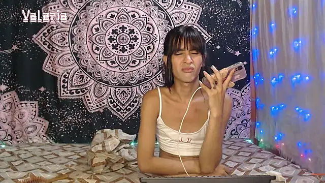 Snapshot of liissa_0 chatting on 12.21.25 liissa 0 online show from 12.21.25