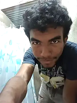 Reynold2608 online show from 02.15.25