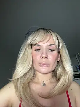 Snapshot of weet_dreamsss chatting on 12.14.25 weet dreamsss online show from 12.14.25