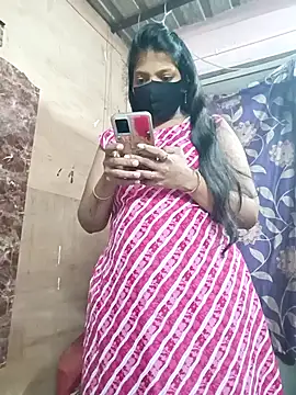 Snapshot of queensenorita chatting on 09.30.25 queensenorita online show from 09.30.25