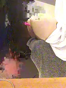 Snapshot of Inseminator69 chatting on 12.29.24 Inseminator69 online show from 12.29.24