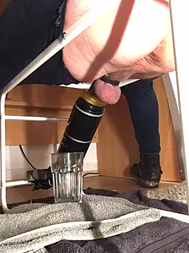 Snapshot of Inseminator69 chatting on 11.26.25 Inseminator69 online show from 11.26.25