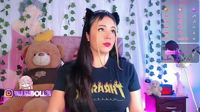 Snapshot of Sex_valentinaa chatting on 06.30.26 Sex valentinaa online show from 06.30.26