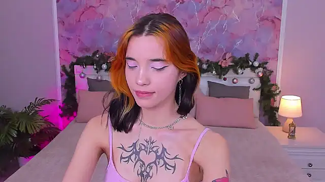 Snapshot of as1an_girlfriend chatting on 12.13.24 as1an girlfriend online show from 12.13.24