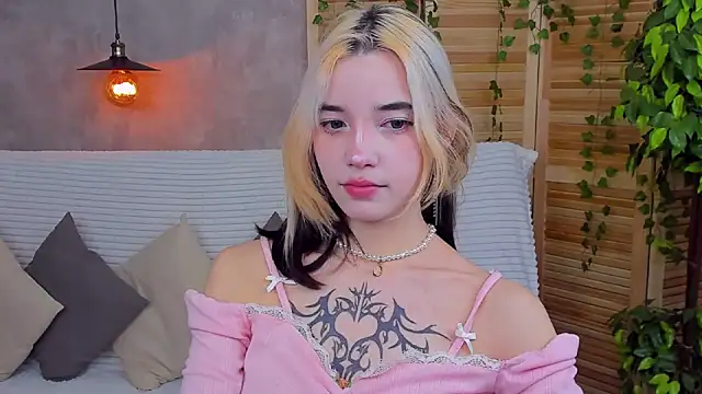 Snapshot of as1an_girlfriend chatting on 01.22.25 as1an girlfriend online show from 01.22.25