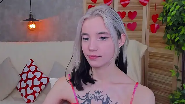 Snapshot of as1an_girlfriend chatting on 02.16.25 as1an girlfriend online show from 02.16.25