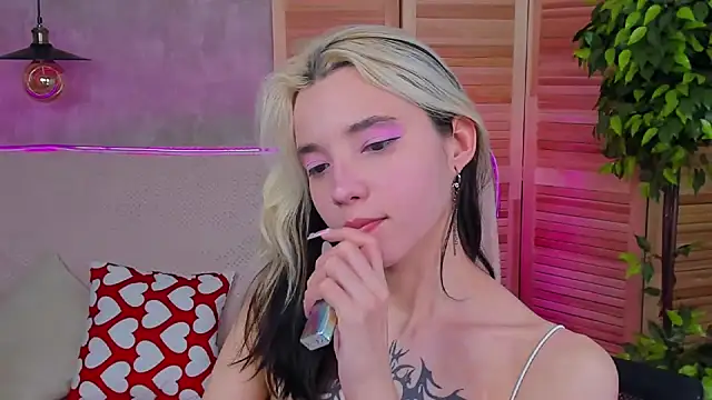 Snapshot of as1an_girlfriend chatting on 03.11.25 as1an girlfriend online show from 03.11.25