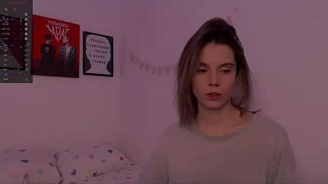 Snapshot of _ni_kiss chatting on 01.10.25 ni kiss online show from 01.10.25