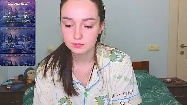 Snapshot of Wild_Sophie_ chatting on 01.23.25 Wild Sophie online show from 01.23.25