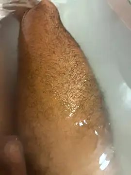 Snapshot of SensualG300 chatting on 11.05.25 SensualG300 online show from 11.05.25