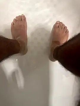 Snapshot of SensualG300 chatting on 11.16.25 SensualG300 online show from 11.16.25