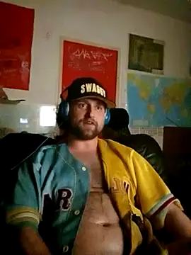 Snapshot of Ozomitro chatting on 03.20.25 Ozomitro online show from 03.20.25