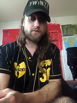 Snapshot of Ozomitro chatting on 11.09.25 Ozomitro online show from 11.09.25