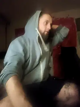 Snapshot of Ozomitro chatting on 11.25.25 Ozomitro online show from 11.25.25