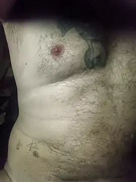 Snapshot of Ozomitro chatting on 11.26.25 Ozomitro online show from 11.26.25