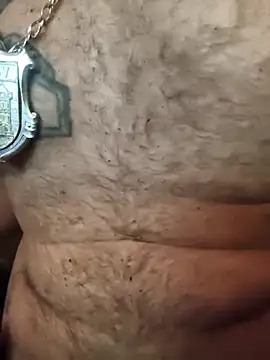 Snapshot of Ozomitro chatting on 11.28.25 Ozomitro online show from 11.28.25