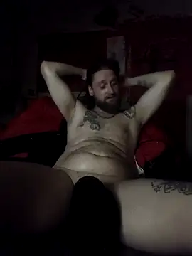 Snapshot of Ozomitro chatting on 12.05.25 Ozomitro online show from 12.05.25