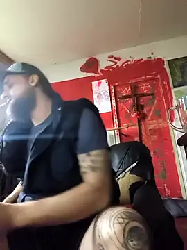 Snapshot of Ozomitro chatting on 12.15.25 Ozomitro online show from 12.15.25