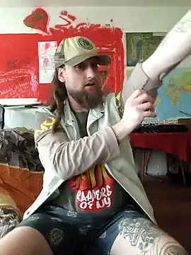 Snapshot of Ozomitro chatting on 03.01.26 Ozomitro online show from 03.01.26