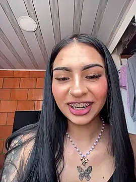 Hilary pinkk online show from 11.04.25