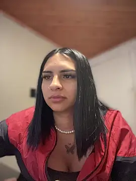 Hilary pinkk online show from 12.04.25