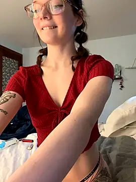 Snapshot of dreamteemergirl chatting on 11.03.25 dreamteemergirl online show from 11.03.25