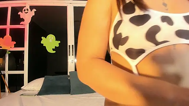 Snapshot of shaidyscott chatting on 10.29.25 shaidyscott online show from 10.29.25