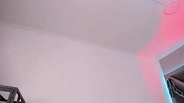 Snapshot of AmberiniHoffman chatting on 12.19.25 AmberiniHoffman online show from 12.19.25