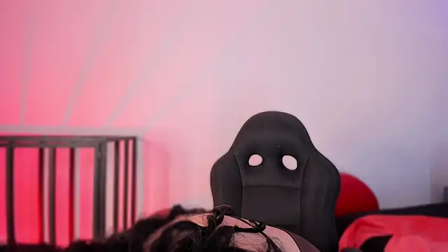 Snapshot of AmberiniHoffman chatting on 01.12.26 AmberiniHoffman online show from 01.12.26