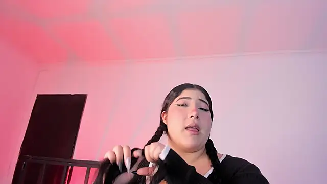 Snapshot of AmberiniHoffman chatting on 01.19.26 AmberiniHoffman online show from 01.19.26