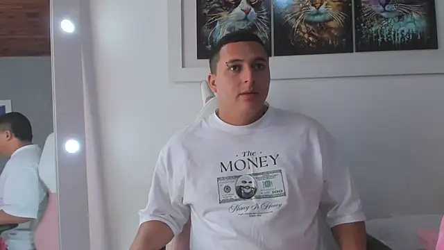 Snapshot of naughtyloverss chatting on 12.26.24 naughtyloverss online show from 12.26.24