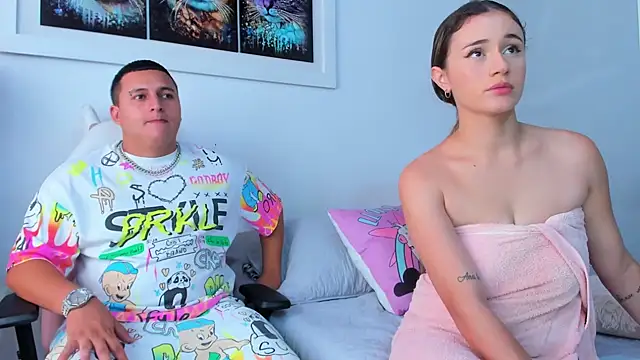 Snapshot of naughtyloverss chatting on 12.28.24 naughtyloverss online show from 12.28.24