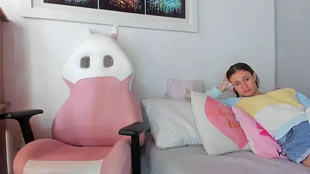 Snapshot of naughtyloverss chatting on 12.29.24 naughtyloverss online show from 12.29.24