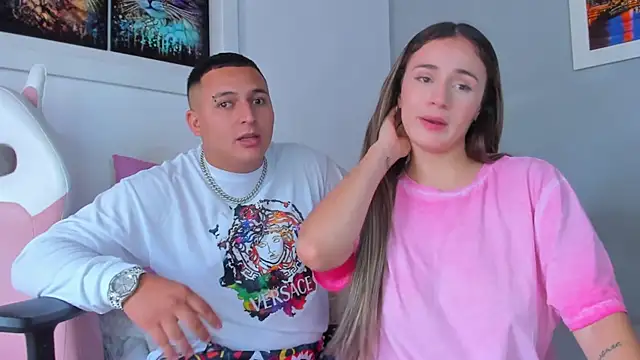 Snapshot of naughtyloverss chatting on 12.30.24 naughtyloverss online show from 12.30.24