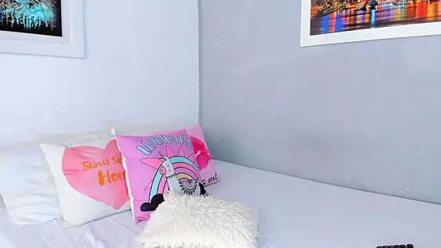 Snapshot of naughtyloverss chatting on 02.16.25 naughtyloverss online show from 02.16.25