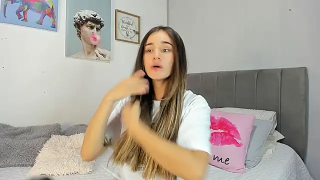 Snapshot of naughtyloverss chatting on 11.26.25 naughtyloverss online show from 11.26.25