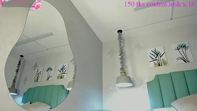 Khenta Michells online show from 02.04.25