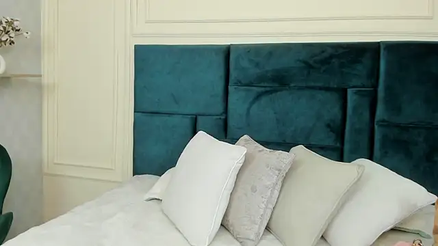 Snapshot of Charlotte_Mayer chatting on 02.19.25 Charlotte Mayer online show from 02.19.25