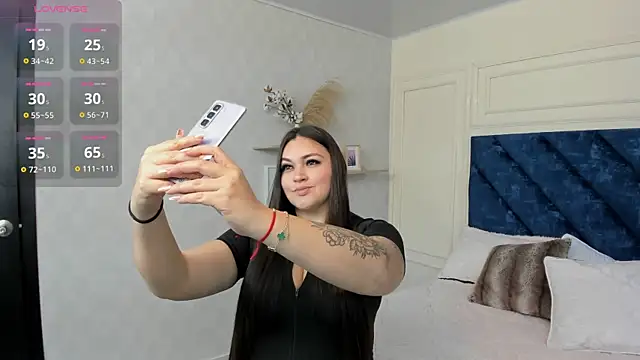 Snapshot of Charlotte_Mayer chatting on 12.05.25 Charlotte Mayer online show from 12.05.25