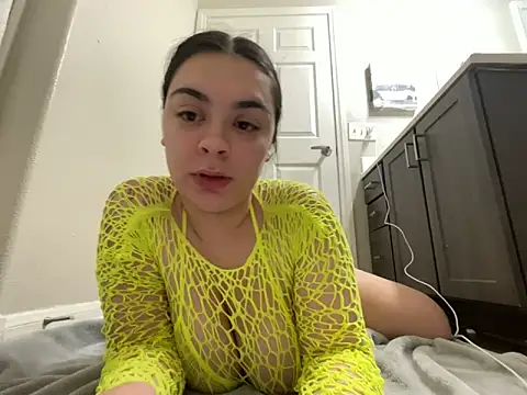 Snapshot of jasmine2badd chatting on 10.22.25 jasmine2badd online show from 10.22.25