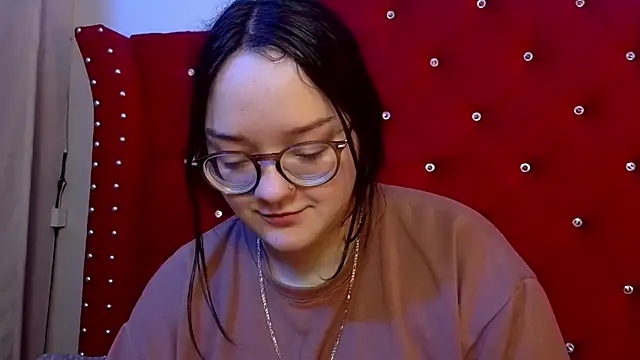 Snapshot of charlotte1-ls chatting on 11.24.25 charlotte1-ls online show from 11.24.25