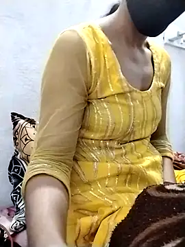 Snapshot of Cute-Ridhima chatting on 12.15.25 Cute-Ridhima online show from 12.15.25