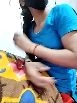 Snapshot of Cute-Ridhima chatting on 12.18.25 Cute-Ridhima online show from 12.18.25