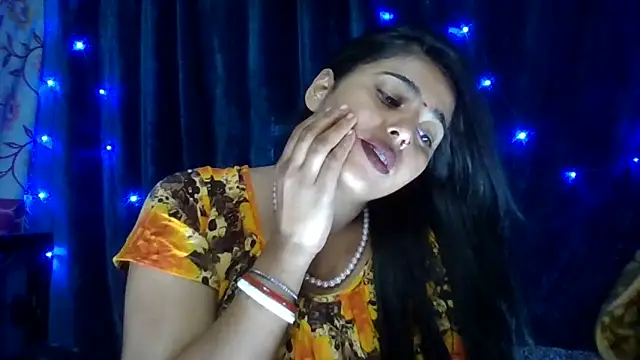 Snapshot of Sweet-Rani chatting on 03.08.25 Sweet-Rani online show from 03.08.25