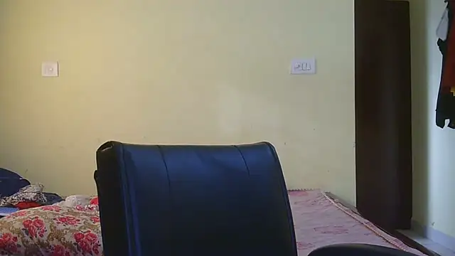 Snapshot of Sweet-Rani chatting on 10.14.25 Sweet-Rani online show from 10.14.25