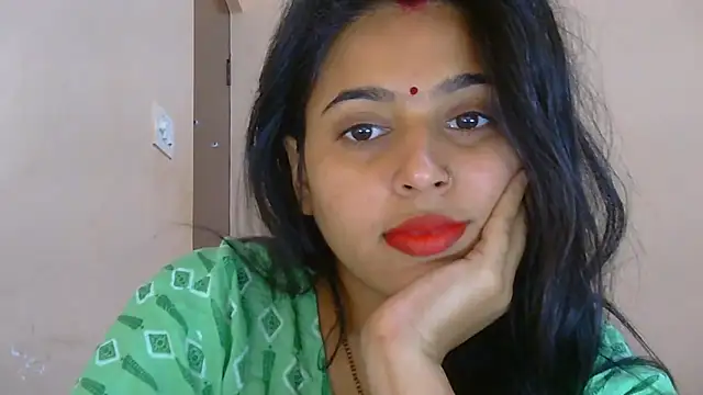 Snapshot of Sweet-Rani chatting on 11.20.25 Sweet-Rani online show from 11.20.25